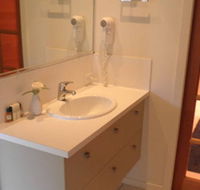 Ravensbourne Escape Silverwood Lodge - Tourism Caloundra