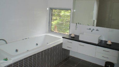 Twin Falls Retreat - Tourism Caloundra 0