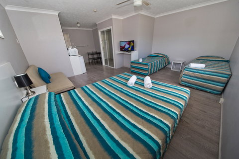 Burleigh Gold Coast Motel - Tourism Caloundra 0