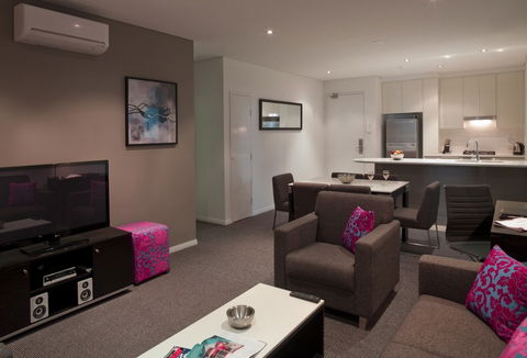 Meriton Serviced Apartments Southport - Tourism Caloundra 1