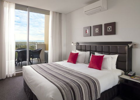 Meriton Serviced Apartments Southport - Tourism Caloundra 5