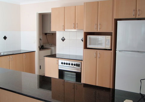 Grosvenor Beachfront Apartments - Tourism Caloundra 2