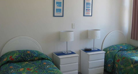 Grosvenor Beachfront Apartments - Tourism Caloundra 4