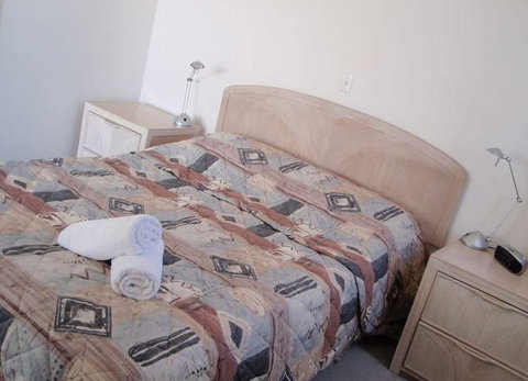 Grosvenor Beachfront Apartments - Tourism Caloundra 5