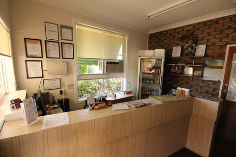 Buckaroo Motor Inn - Tourism Caloundra 1