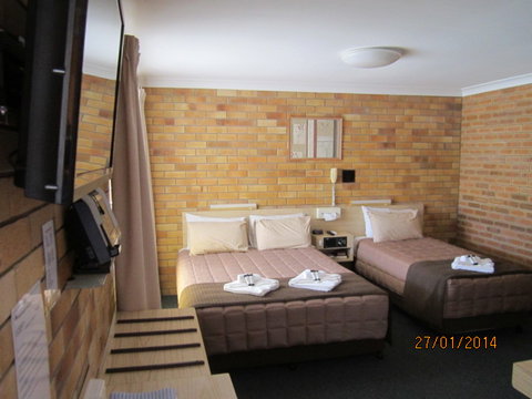 Buckaroo Motor Inn - Tourism Caloundra 2