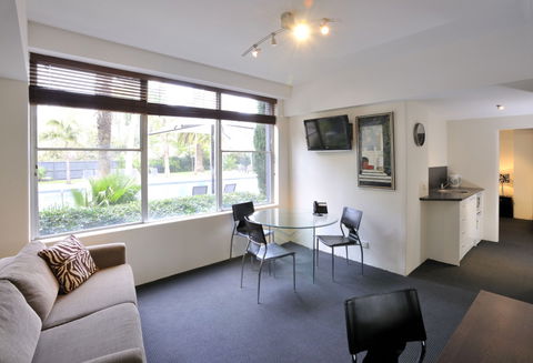 Sleep And Go Hotel, Preston - Tourism Caloundra 1