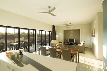 Oaks Cable Beach Sanctuary - Tourism Caloundra 3