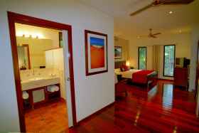 BroomeTown Boutique Accommodation - Tourism Caloundra 0