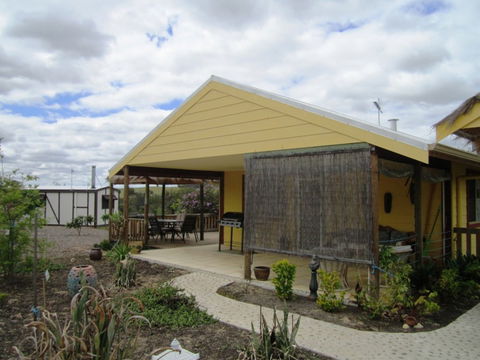 Lavendale Farmstay And Cottages - Tourism Caloundra 3