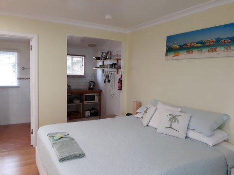 Cocos Seaview - Tourism Caloundra 1