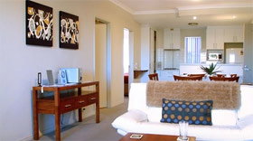 Churchill Apartments - Tourism Caloundra 0