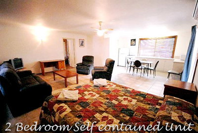 Travellers Rest Motel - Tourism Caloundra 1