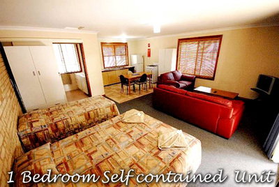 Travellers Rest Motel - Tourism Caloundra 3