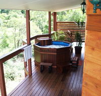 Ravensbourne Escape Holiday Cottages - Tourism Caloundra