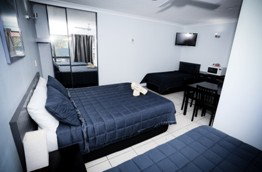 Miami Shore Motel - Tourism Caloundra 2