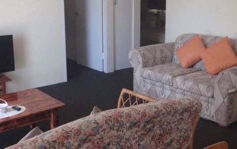 Jadran Motel ElJays Holiday Lodge - Tourism Caloundra 3