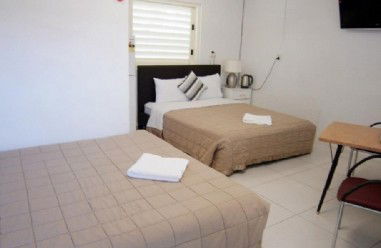 Evening Star Motel - Tourism Caloundra 1