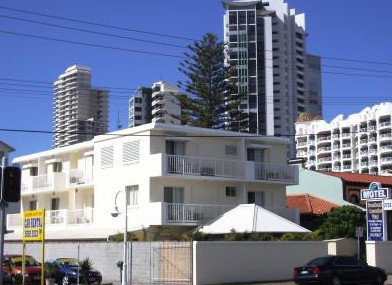 Broadbeach Central Convention Motel - Tourism Caloundra 0
