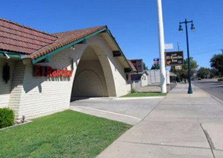 El Rancho Motel - Tourism Caloundra 0