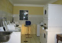 Barnacles Backpackers - Tourism Caloundra 3