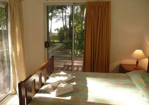 Beachside Holiday Units - Tourism Caloundra 4