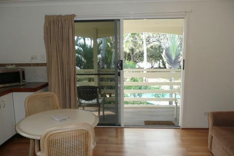 Beachside Holiday Units - Tourism Caloundra 5
