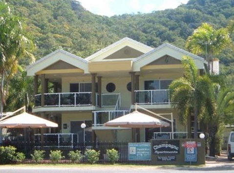 Champagne Apartments - Tourism Caloundra 0