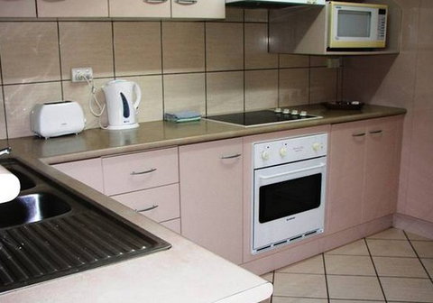 Champagne Apartments - Tourism Caloundra 2