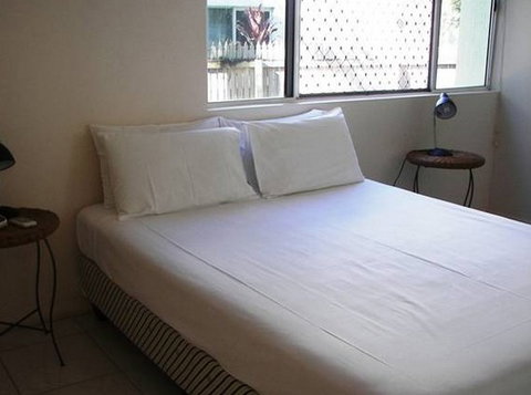 Champagne Apartments - Tourism Caloundra 3