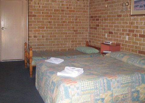 Beenleigh Village Motel - Tourism Caloundra 2