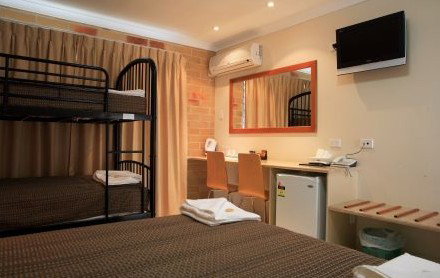 Emerald Central Palms Motel - Tourism Caloundra 3