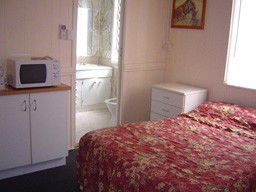 Affordable Accommodation Proserpine - Tourism Caloundra 4