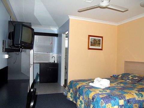 Hervey Bay Motel - Tourism Caloundra 2