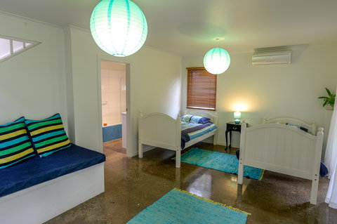 Surfers Palace Torquay - Tourism Caloundra 1