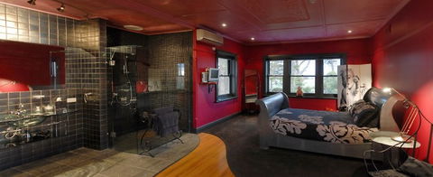 Oakdene Vineyards Guesthouse - Tourism Caloundra 0
