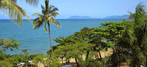 Roydon Beachfront Holiday Apartments - Tourism Caloundra 1