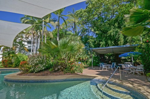 Roydon Beachfront Holiday Apartments - Tourism Caloundra 3