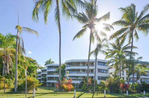 Roydon Beachfront Holiday Apartments - Tourism Caloundra 5