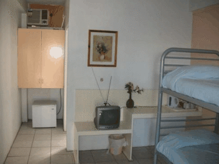 Globetrotters Budget Accommodation - Tourism Caloundra 2