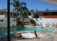 Burleigh Beach Tower - Tourism Caloundra 1
