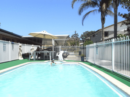 Bells Motel - Tourism Caloundra 4