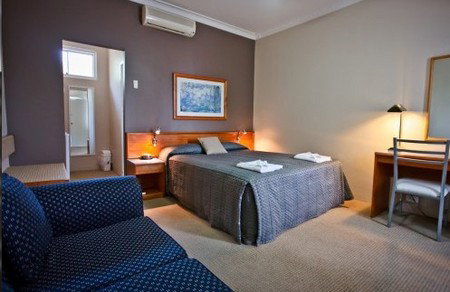 Abbotsleigh Motor Inn - Tourism Caloundra 2