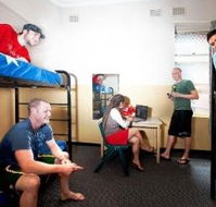 Maze Backpackers And Cb Hotel - Tourism Caloundra