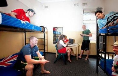 Maze Backpackers And Cb Hotel - Tourism Caloundra 0