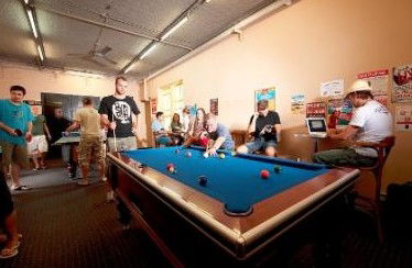 Maze Backpackers And Cb Hotel - Tourism Caloundra 5