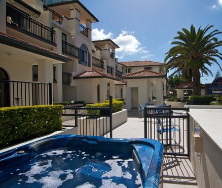 Island Beach Resort - Tourism Caloundra 4