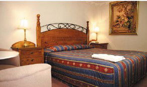 Olympia Motel - Tourism Caloundra 0