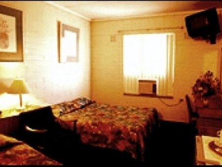 Morphett Arms Hotel - Tourism Caloundra 2