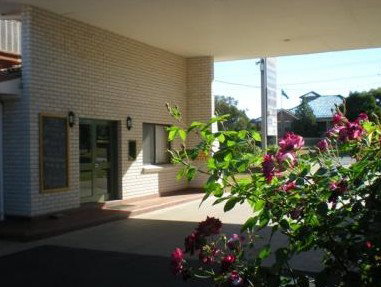 Tamworth Motor Inn - Tourism Caloundra 1
